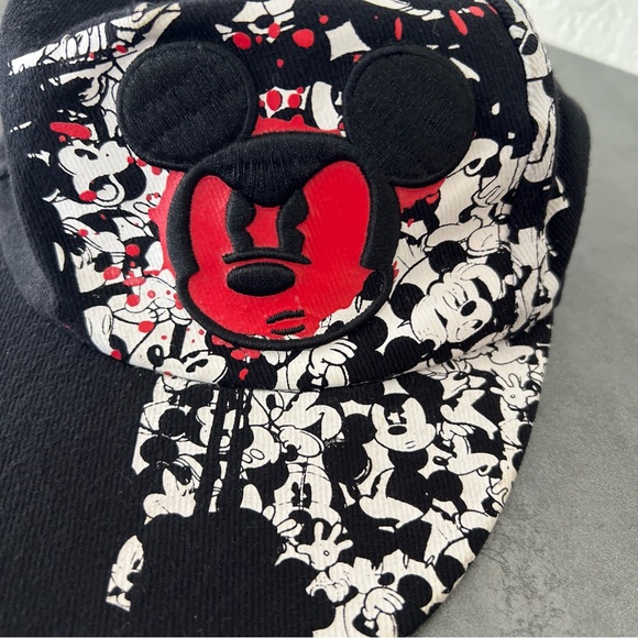 DISNEY PARKS Hat Black Red Angry‎ Mickey Mouse Youth 53-55 cm. Baseball Cap Used - Picture 2 of 6